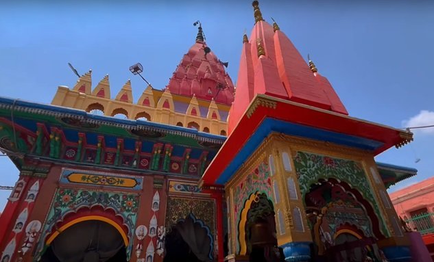 Hanuman-Guardian-Of-Ayodhya-हनुमान-गढ़ी-अयोध्या-मंदिर-वास्तुकला.jpg